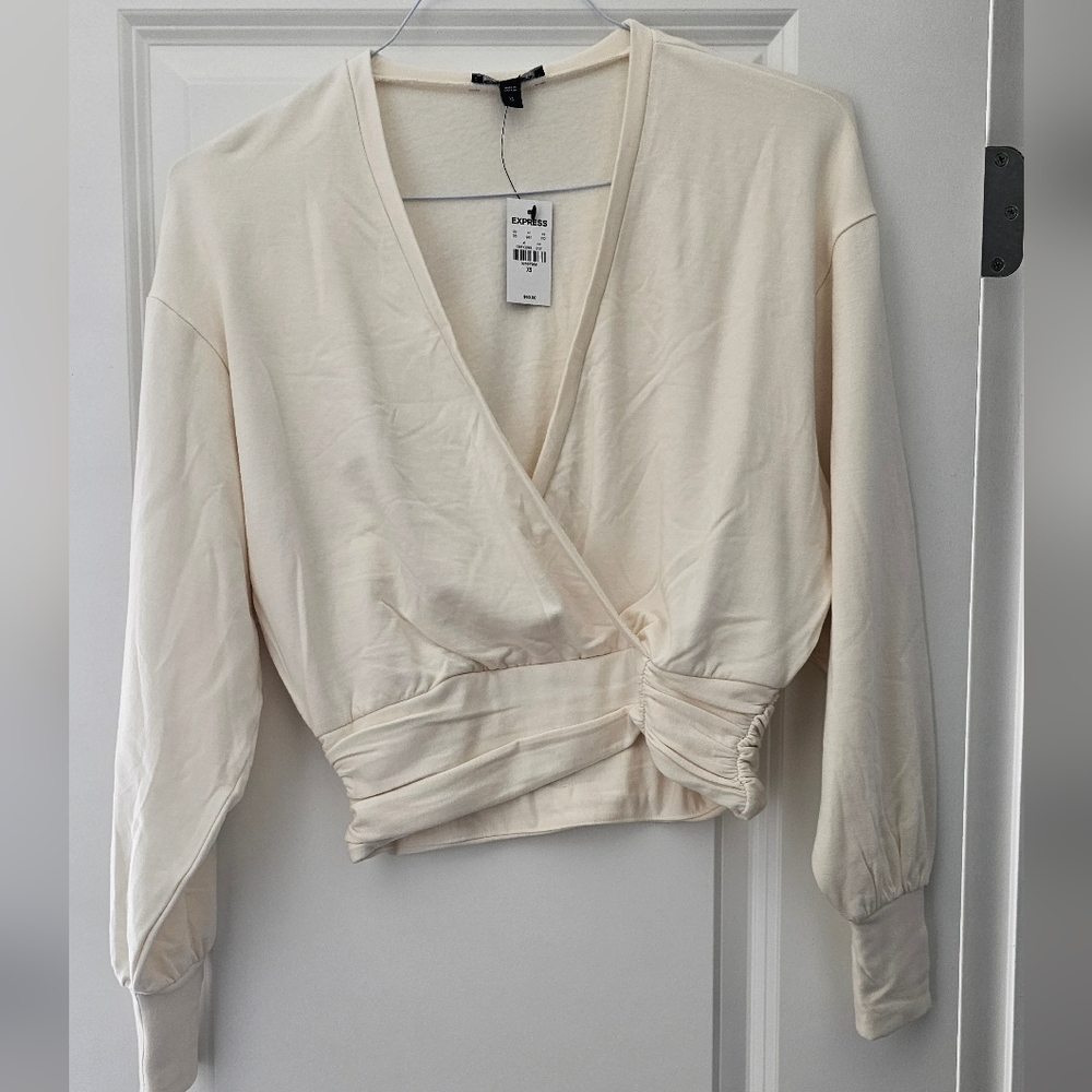 Long sleeve mid length/crop top